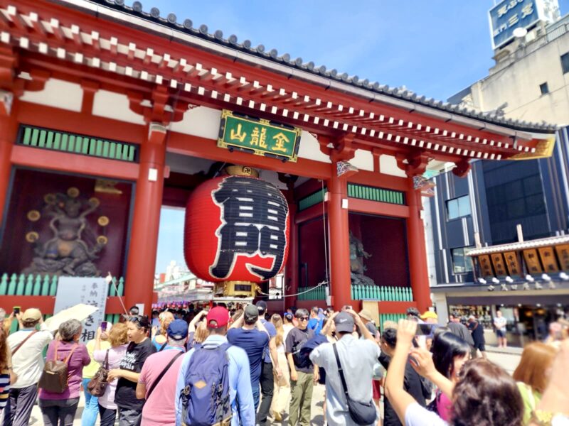 Asakusa in Tokyo Kaminarimon