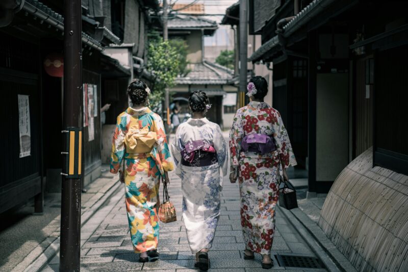 girls in kimono yukata japan